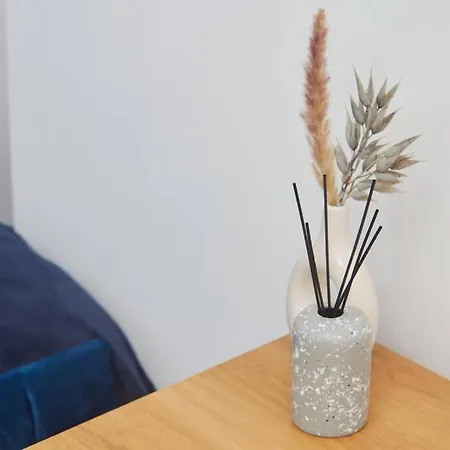 Apartment Sleeps 5 - Work & Family - Free Wifi Leeds (West Yorkshire)