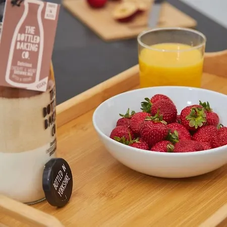 Sleeps 5 - Corporate Relocation & Family - Free Wifi * Leeds (West Yorkshire)